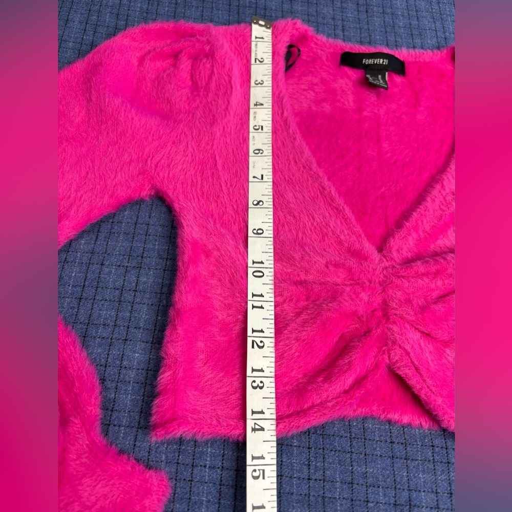 3/$20 Forever 21 Fuchsia V-Neck Crop Top - Picture 6 of 10